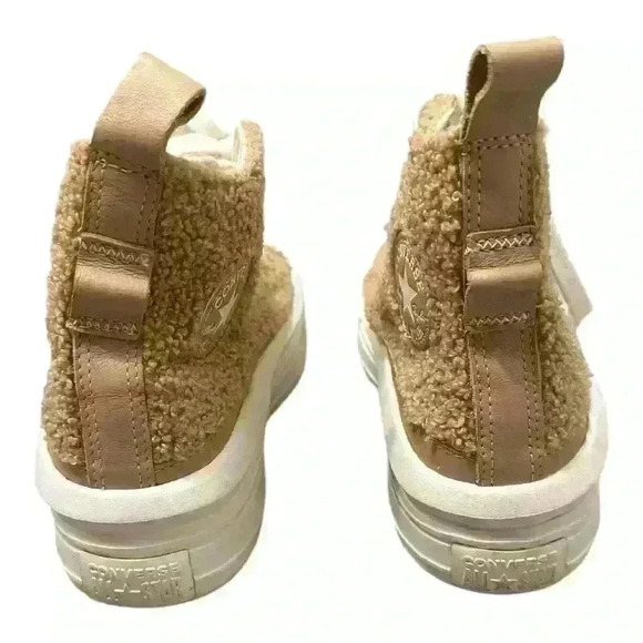 Converse Women’s Chuck Taylor All Star Move Cozy Utility Shoes Tan, size 6 - Picture 7 of 9